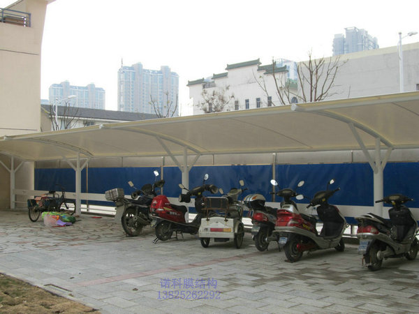 伸縮膜結構停車棚