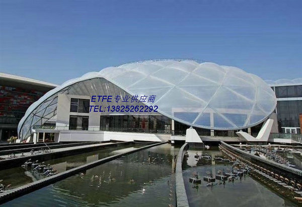 體育看臺的膜結構罩棚設計在膜結構施工前后應注意哪些方面？